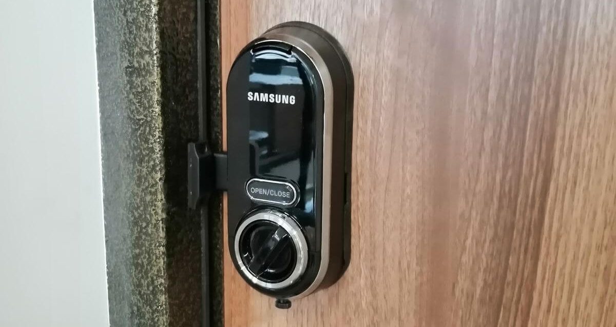 Кейс по установке электронного замка Samsung в офисную дверь
