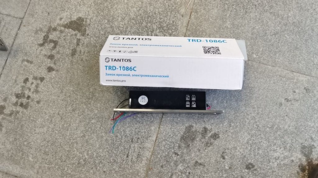 Распаковка и подготовка электромеханического замка Tantos TRD-1086C к врезке