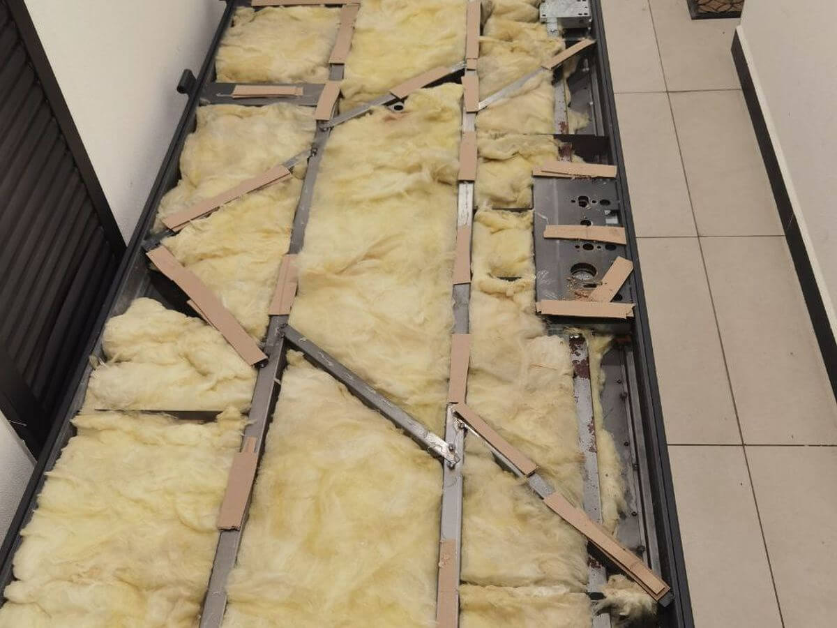 Снятие двери и демонтаж панелей и сломанного врезного замка