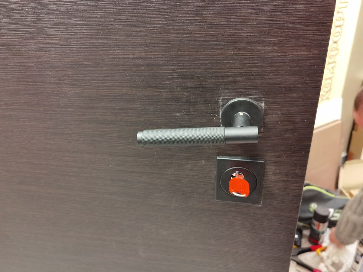 Короткий ключ цилиндрового механизма вместо длинного